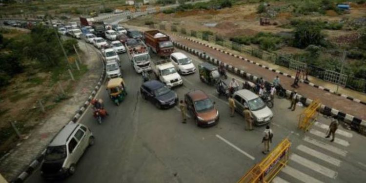 नोएडा में चिल्ला बॉर्डर से फिल्म सिटी फ्लाईओवर तक बनेगी 1 और लेन, 800 मीटर दायरे में चौड़ी होगी सड़क