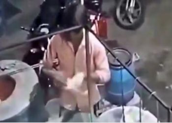 रोटी पर थूक लगाई, फिर तंदूर में सेंका… अब गाजियाबाद के होटल का Video वायरल