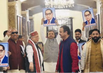 यूपी विधानसभा शीतकालीन सत्र; सीएम योगी के भाषण के बिना ही सदन की कार्यवाही अनिश्चित काल के लिए स्थगित, हंगामेदार रहा चौथा दिन