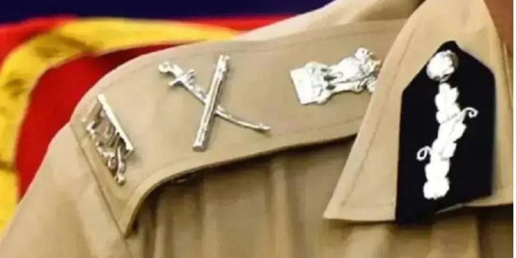 यूपी में प्रशासनिक फेरबदल, 13 आईपीएस अधिकारियों के तबादले, जानें किसे कहां मिली तैनाती?