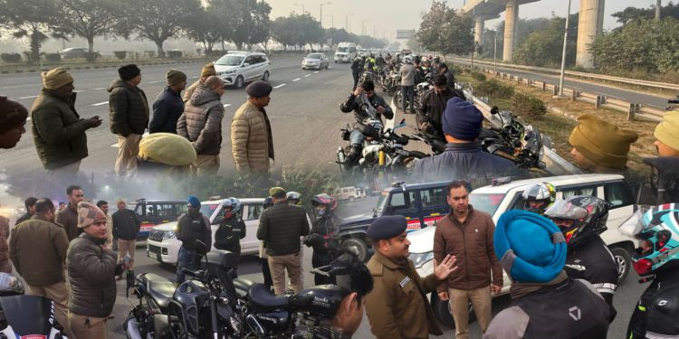 एक्सप्रेसवे पर हुड़दंग व ओवर स्पीड करने वाले 76 बाईकर्स पर पुलिस ने की बड़ी कार्यवाही
