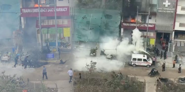 ग्रेटर नोएडा वेस्ट स्थित अस्पताल में लगी आग, घंटे की मशक्कत के बाद आग पर पाया काबू