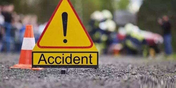 Noida Accident: कार और ट्रैक्टर-ट्रॉली की भिड़ंत, हादसे में एक की मौत और चार लोग घायल