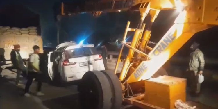 हरिद्वार में बड़ा हादसा, हाईवे किनार खड़े ट्रक से टकराई कार; चार यात्रियों की मौत