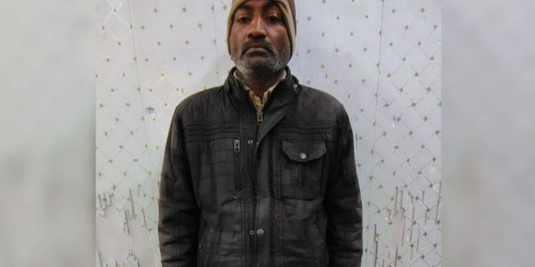 पत्नी की बीमारी ठीक न हुई तो युवक ने तोड़ा द्वापर कालीन मंदिर का शिवलिंग, देवी प्रतिमा भी क्षतिग्रस्त