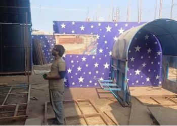 अलीगढ़ में बन रही अनोखी ‘फिश टनल’, तैरती हुई दिखेंगी 25 देशों की मछलियां