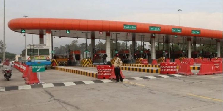 यूपी STF की बड़ी कामयाबी… टोल टैक्स घोटाले में 3 आरोपियों को किया गिरफ्तार