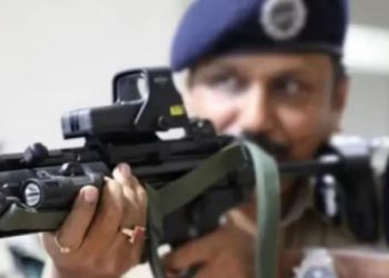नोएडा में पुलिस के साथ मुठभेड़ में एक बदमाश गिरफ्तार, मोबाइल टावर की चोरी को देता था अंजाम