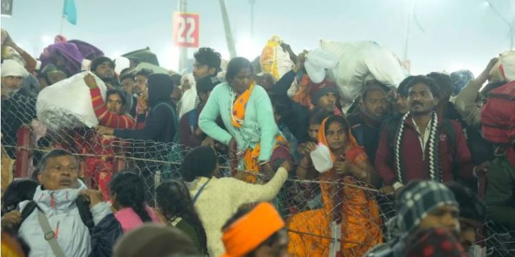 प्रयागराज: मेडिकल कॉलेज की मोर्चरी में लगाई गई मृतकों की फोटो, शिनाख्त के बाद ही दिखाए जा रहे शव