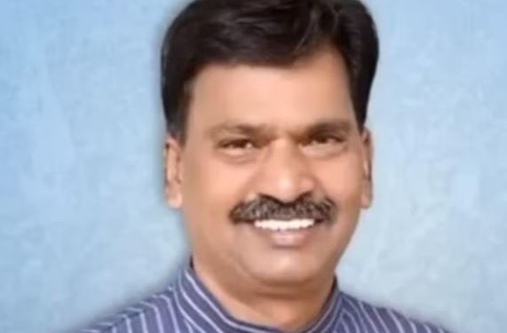 कांग्रेस सांसद राकेश राठौर को HC से झटका, दुष्कर्म मामले में नहीं मिली अग्रिम जमानत… कोर्ट ने कहा- सरेंडर करें