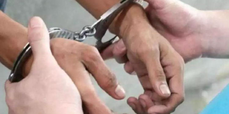 संगम में डुबकी लगाने पहुंचा था शराब तस्कर, पुलिस ने किया गिरफ्तार