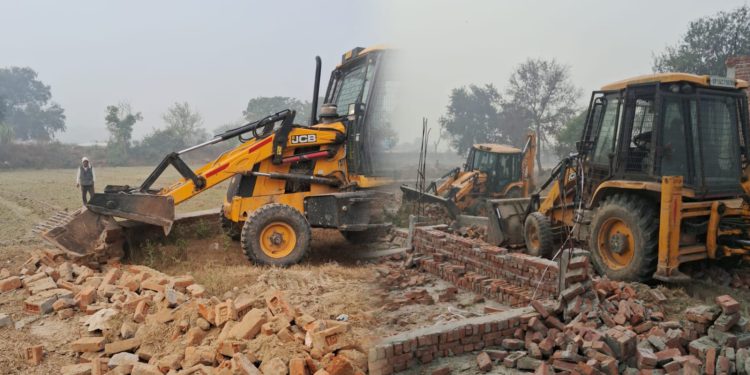 ग्रेटर नोएडा प्राधिकरण ने बिसरख के डूब क्षेत्र में अतिक्रमण पर चलाए बुलडोजर, 50 हजार वर्ग मीटर जमीन को कराया मुक्त
