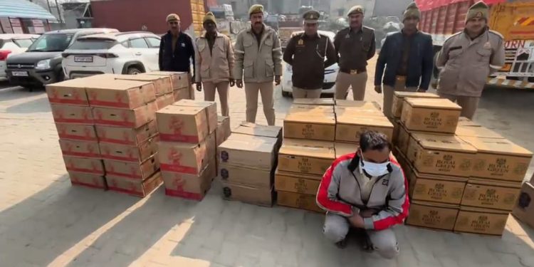 20 लाख की अवैध शराब के साथ तस्कर गिरफ्तार, ट्रक से हरियाणा से बिहार जा रही थी शराब