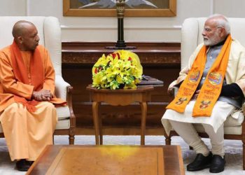 PM मोदी से मिले CM योगी, कुंभ आने का दिया निमंत्रण, कहा- प्रयागराज से हो रहा नए भारत का दर्शन