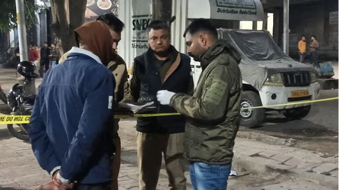 आगरा में गोली मारकर चाऊमीन विक्रेता की हत्या, अगले महीने होनी थी शादी