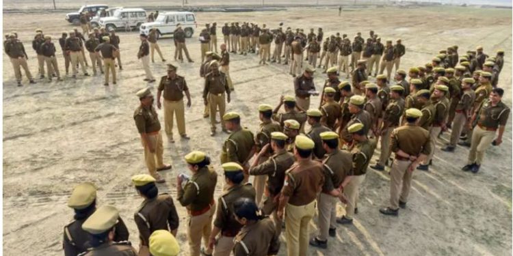 महाकुंभ में तैनात पुलिसकर्मियों को मिलेगी 1 हफ्ते की छुट्टी, मेडल और प्रशस्तिपत्र से किए जाएंगे सम्मानित