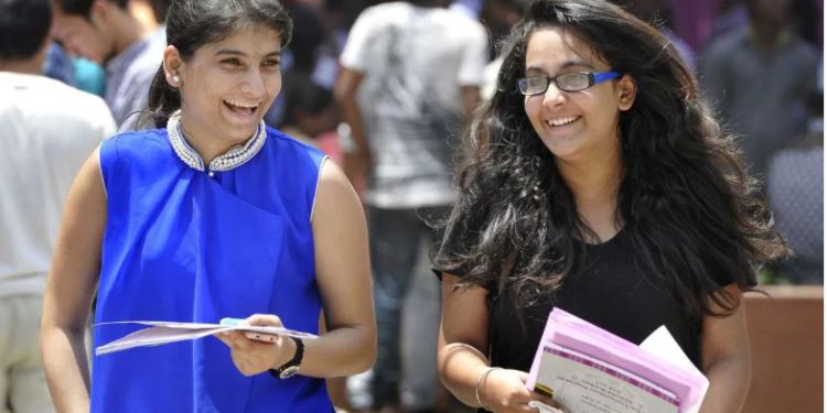 उत्तराखंड बोर्ड की परीक्षाएं आज से हुईं शुरू, दो लाख से ज्यादा परीक्षार्थी दे रहे एग्जाम, उत्साह का माहौल