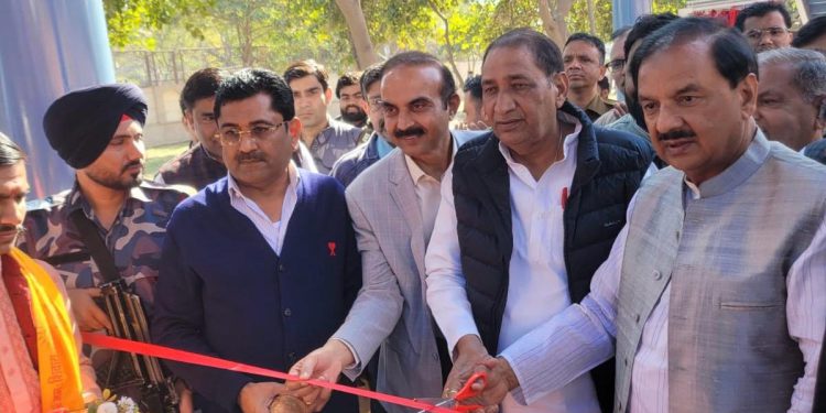 ग्रेनो वेस्ट में दो फुटओवर ब्रिज का हुआ लोकार्पण, लोगो को मिलेगी राहत दुर्घटनाओ में होगी कमी