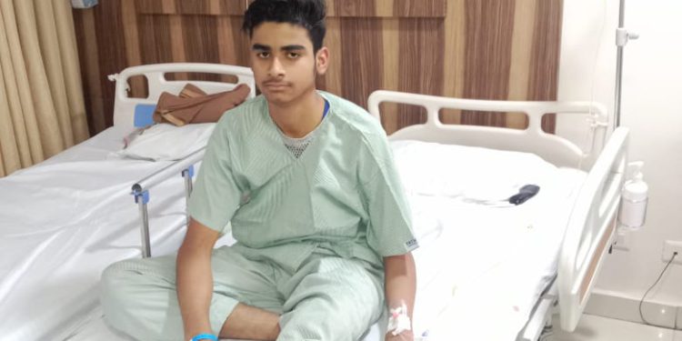 यथार्थ हॉस्पिटल की अनोखी पहल – 10 वी बोर्ड परीक्षा देने के लिए मेडिकल सुविधा से लैस एम्बुलेंस में पहुंचा मरीज