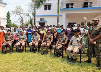 पीएम मोदी के दौरे के बीच बीजापुर में 50 नक्सलियों का सरेंडर, नक्सल मोर्चे पर बड़ी कामयाबी