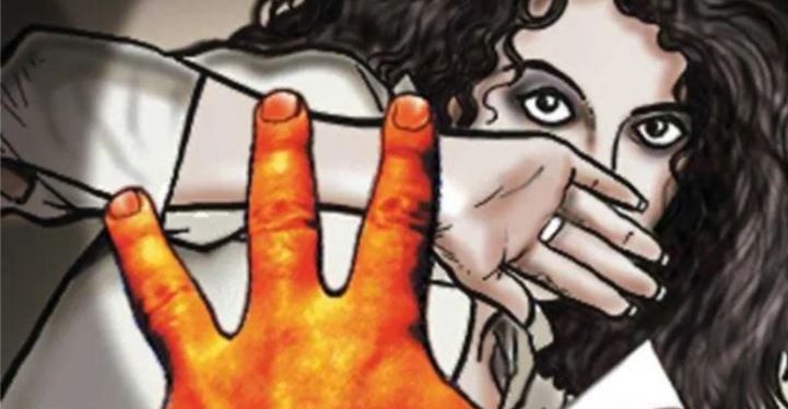 बलिया: चाचा ने 12 साल की भतीजी के साथ किया बलात्कार, घर पर अकेली पाकर वारदात को दिया अंजाम