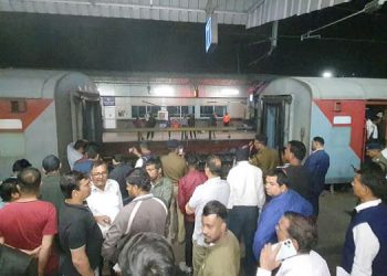 चंदौली में नंदन कानन एक्सप्रेस दो हिस्सों में बंटी, चीखने-चिल्लाने लगे यात्री… आनंद विहार से पुरी जा रही थी ट्रेन