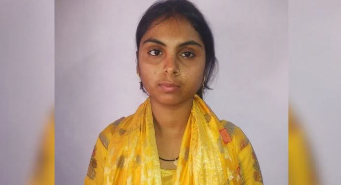 लखनऊ के कैसरबाग स्टेशन पर रोडवेज बस से STF ने महिला तस्कर को दबोचा, 6 लाख की पिस्टल बरामद