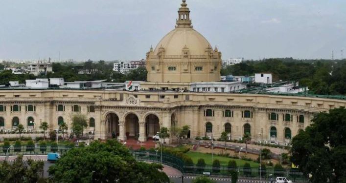 उत्तर प्रदेश विधानसभा में गुटखा और पान मसाले पर लगा बेन, स्पीकर सतीश महाना ने क्यों लिया ये फैसला?