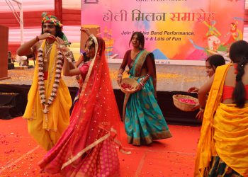 HIMT ग्रुप ऑफ इंस्टिट्यूशंस ने लाइव बैंड परफॉरमेंस और सांस्कृतिक कार्यक्रमों के साथ मनाया होली का भव्य उत्सव 