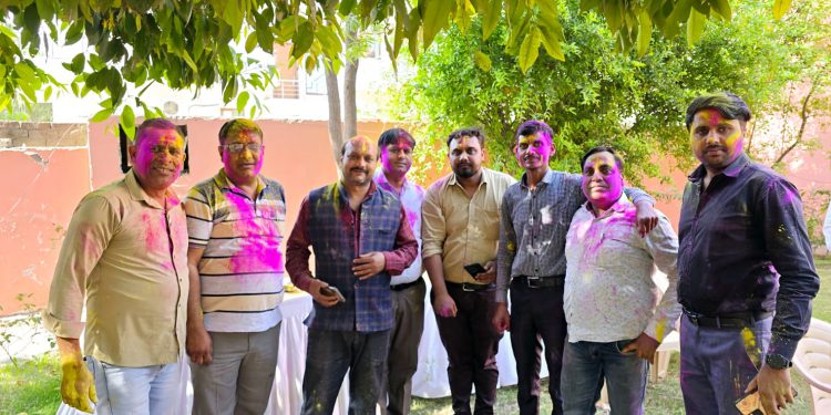 ग्रेटर नोएडा जर्नलिस्ट प्रेस क्लब का होली मिलन समारोह: सौहार्द और रंगों का उत्सव