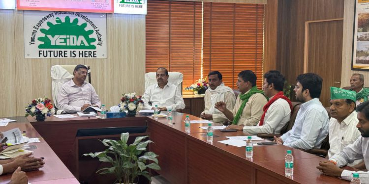 हाई पावर कमेटी की सिफारिशों पर आश्वासन लेकिन नए भूमि अधिग्रहण व 10 % प्लॉट पर बेनतीजा रही वार्ता