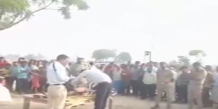 प्रयागराज में महिला ने पति को पीट-पीटकर मार डाला; बेटे ने भी दिया था मां का साथ, दोनों गिरफ्तार