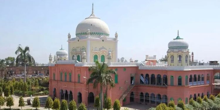 दारुल उलूम देवबंद में महिलाओं-बच्चों की एंट्री बैन, फरमान जारी, वजह जानकर रह जाएंगे हैरान