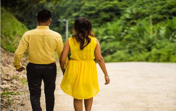 भांजे संग भागी पत्नी, पति ने कहा- प्लीज घर वापस आ जाओ, नीले ड्रम में पैक करने की मिली धमकी