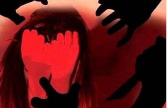 UP के कौशांबी में दलित नाबालिग लड़की से गैंगरेप… आरोपियों की तलाश में जुटी पुलिस