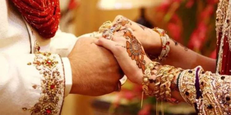 ‘बॉडी बनाने में नपुंसक हो गया पति’… FIR में मायावती की भतीजी एलिस का बड़ा दावा