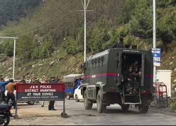 ‘धर्म पूछा, कलमा पढ़ने को कहा और गोली चला दी…’, पहलगाम हमले के चश्मदीदों ने बताई आंखोंदेखी