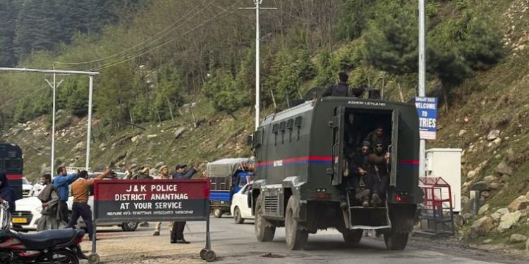 ‘धर्म पूछा, कलमा पढ़ने को कहा और गोली चला दी…’, पहलगाम हमले के चश्मदीदों ने बताई आंखोंदेखी