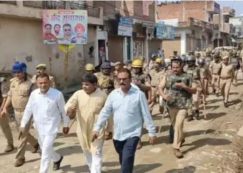 कानपुर में वक्फ बिल के विरोध में प्रदर्शन, आत्मदाह की कोशिश, शहर में हाई अलर्ट