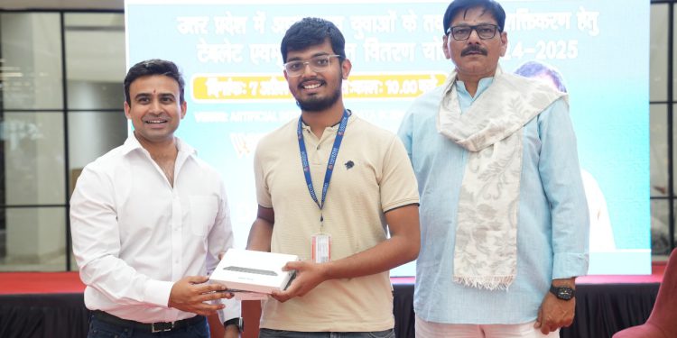 उच्च शिक्षा में गलगोटिया विश्वविद्यालय नये मापदण्ड कर रहा स्थापित – विधायक धीरेन्द्र सिंह