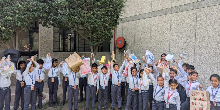 पृथ्वी दिवस पर ग्रेनो में अलग-अलग जगहों पर हुए जागरुकता कार्यक्रम