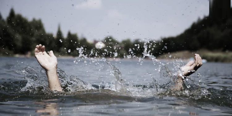 गंगा में नहाने गए 6 दोस्त, गहरे पानी में डूबे… एक को बचाने में तीन की मौत, छुट्टी मनाने गए थे युवक