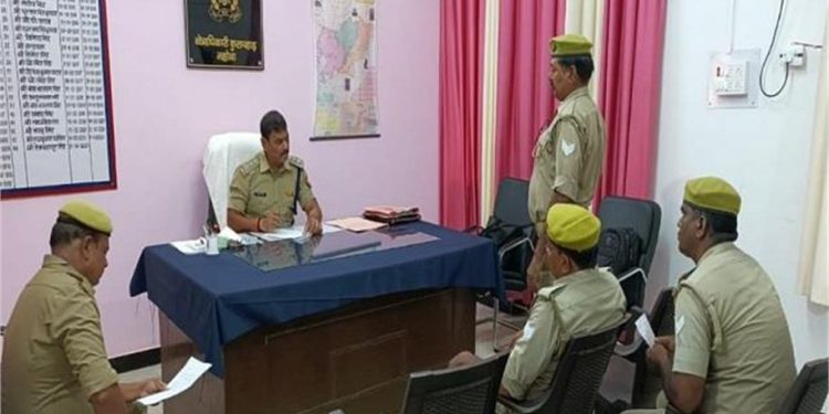 चप्पल पहनकर मंदिर पहुंचा दलित दूल्हा, दबंगों ने कर दी पिटाई, दुल्हन के साथ भी की धक्का-मुक्की