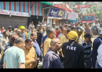 अल्मोड़ा में दूध की डेयरी में लगी भीषण आग, दो लोग झुलसे, समान जलकर राख