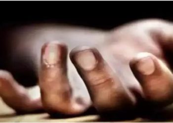 सोनभद्र में पहले पत्नी की कुल्हाड़ी से गला रेता फिर पति ने भी कर ली आत्महत्या, चिरौंजी बीनने जंगल गए थे दोनों