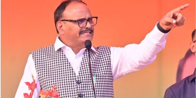 सपा मीडिया सेल के एक्स अकाउंट से डिप्टी सीएम ब्रजेश पाठक पर अभद्र टिप्पणी, दो थानों में मुकदमा