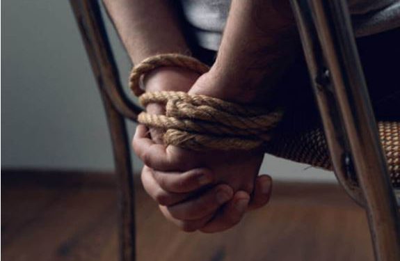 सऊदी से लौट रहे 6 लोगों को किया किडनैप, फिर फार्म हाउस ले जाकर… पुलिस ने ऐसे बचाई जान