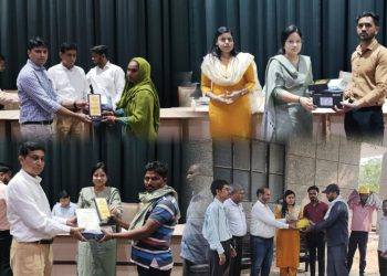 ग्रेटर नोएडा प्राधिकरण द्वारा श्रमिक दिवस पर सम्मान समारोह का हुआ आयोजन