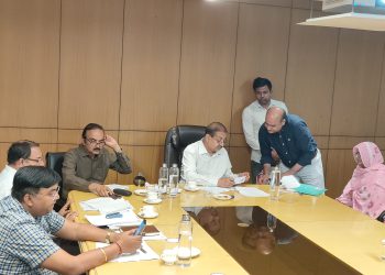 एसआईटी ने लीजबैक प्रकरणों की ग्रेनो प्राधिकरण में की सुनवाई, एसआईटी के अध्यक्ष डॉ अरुणवीर सिंह ने 83 किसानों को सुना