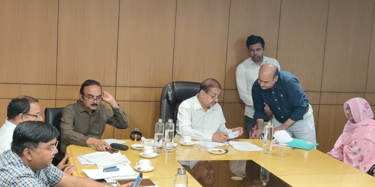 एसआईटी ने लीजबैक प्रकरणों की ग्रेनो प्राधिकरण में की सुनवाई, एसआईटी के अध्यक्ष डॉ अरुणवीर सिंह ने 83 किसानों को सुना